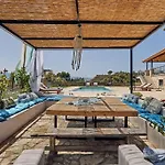 Arianna, Close To The Beach! By Mindyourvilla *