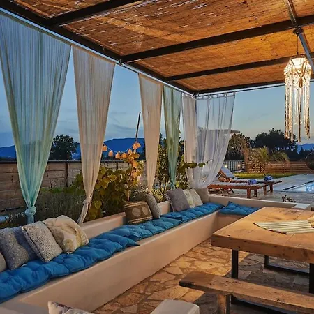 Arianna, Close To The Beach! By Mindyourvilla Villa *
