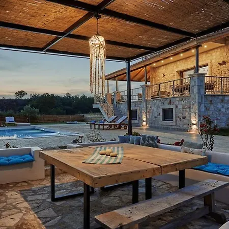 Villa Arianna, Close To The Beach! By Mindyourvilla Kalamákion