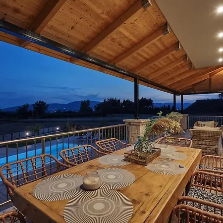 Villa Arianna, Close To The Beach! By Mindyourvilla
