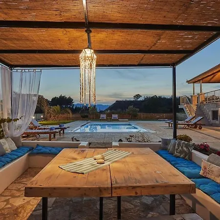 Arianna, Close To The Beach! Villa