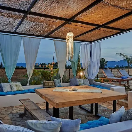 Arianna, Close To The Beach! By Mindyourvilla Villa Kalamákion