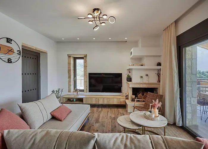 Arianna, Close To The Beach! By Mindyourvilla