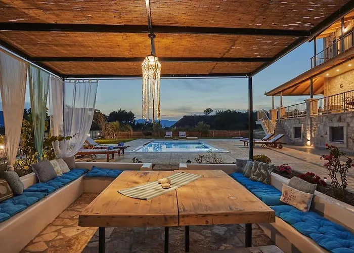 Arianna, Close To The Beach! By Mindyourvilla Villa
