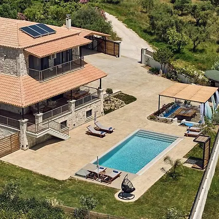 Villa Arianna, Close To The Beach! By Mindyourvilla Kalamákion